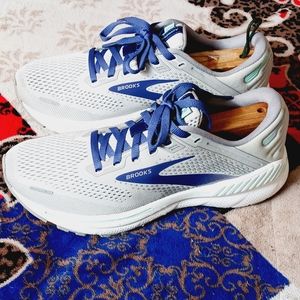 Brooks Adrenaline GTS 22 Comfort/Running Shoes Size 8 for Women